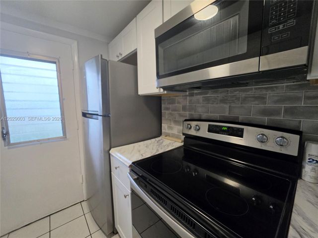 17000 NE 14th Avenue 109, Miami, FL 33162