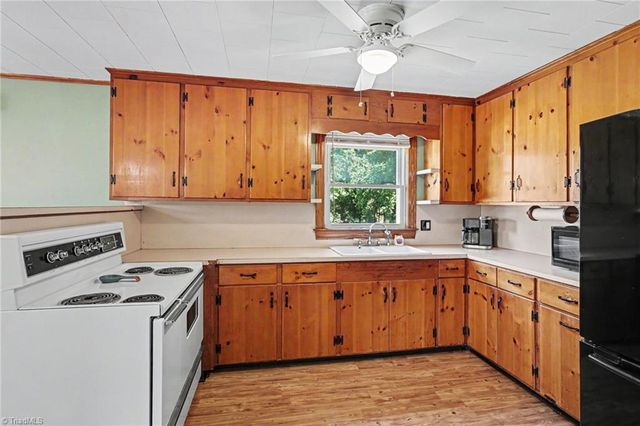 1476 US Highway 64 E, Mocksville, NC 27028