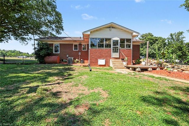 1476 US Highway 64 E, Mocksville, NC 27028