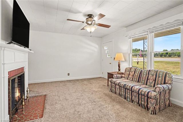 1476 US Highway 64 E, Mocksville, NC 27028