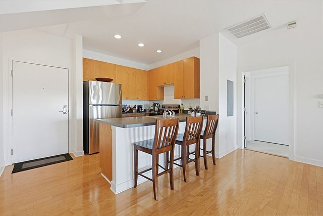 72 Ashland St 410, Malden, MA 02148