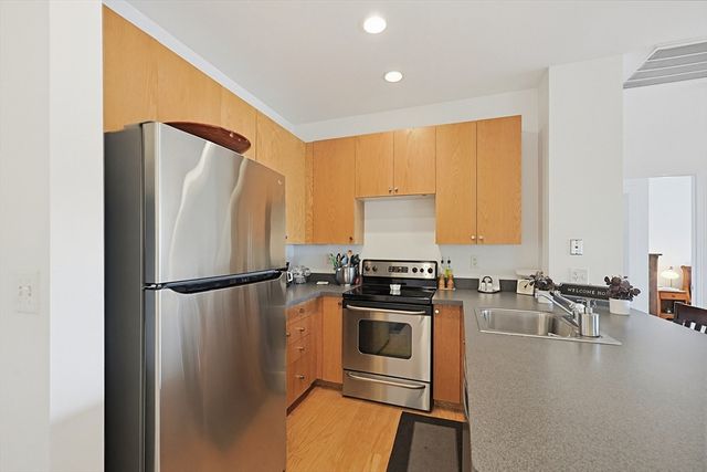 72 Ashland St 410, Malden, MA 02148