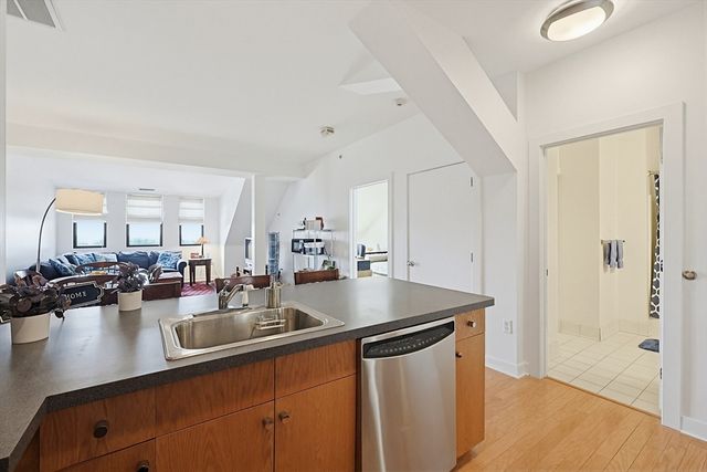 72 Ashland St 410, Malden, MA 02148