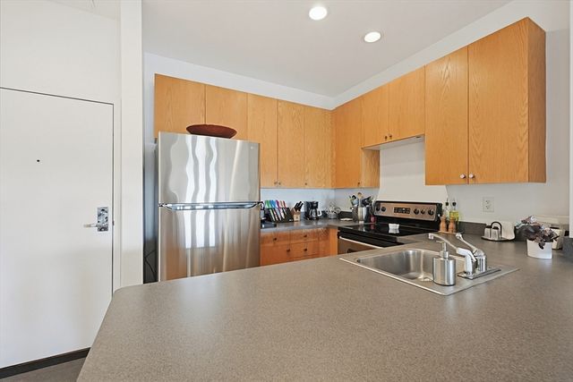 72 Ashland St 410, Malden, MA 02148