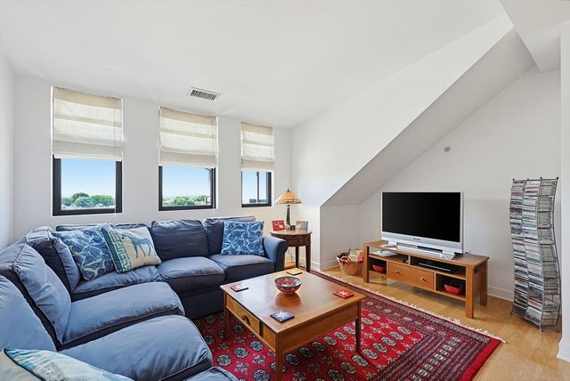 72 Ashland St 410, Malden, MA 02148