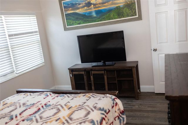 500 SANTA CRUZ PLACE NE E, St Petersburg, FL 33703