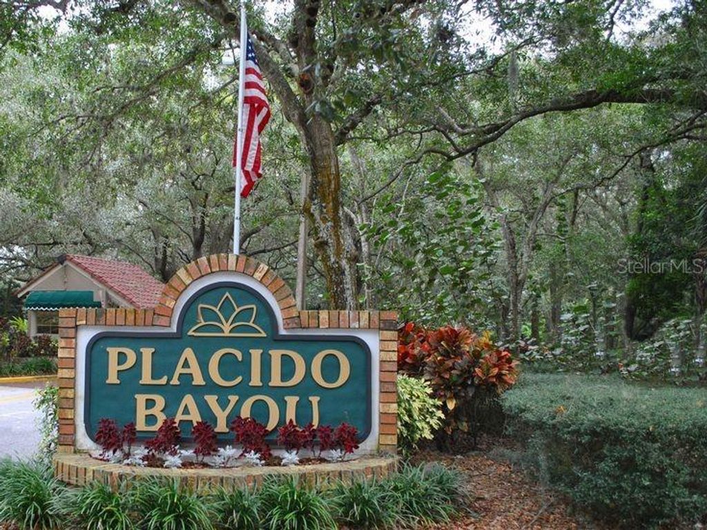 500 SANTA CRUZ PLACE NE E, St Petersburg, FL 33703