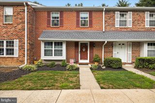22 PAGODA CT, Lawrence Twp, NJ 08648