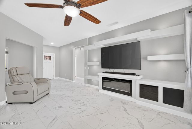 17055 W OASIS SPRINGS Way, Surprise, AZ 85387