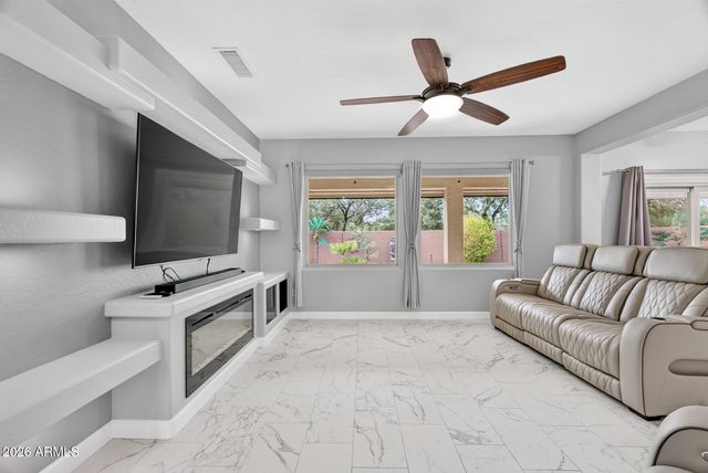 17055 W OASIS SPRINGS Way, Surprise, AZ 85387