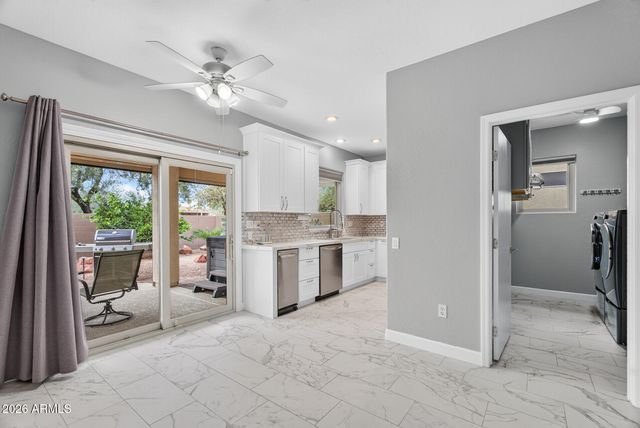 17055 W OASIS SPRINGS Way, Surprise, AZ 85387