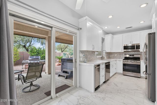 17055 W OASIS SPRINGS Way, Surprise, AZ 85387