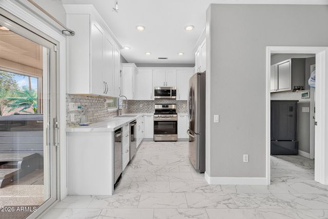 17055 W OASIS SPRINGS Way, Surprise, AZ 85387