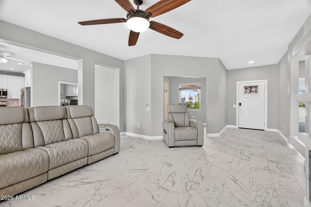 17055 W OASIS SPRINGS Way, Surprise, AZ 85387
