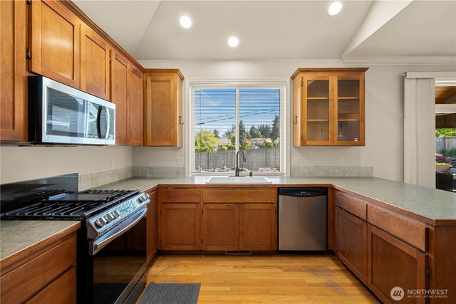 6908 83rd Street Ct E, Puyallup, WA 98371