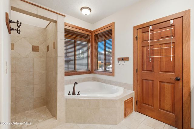 418 Hanaford RD, Blanchard, ID 83804