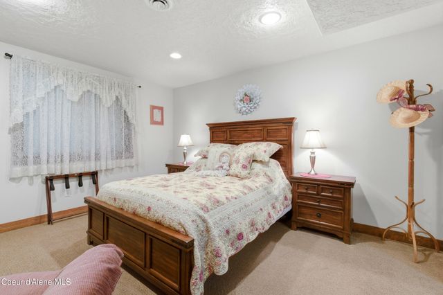 418 Hanaford RD, Blanchard, ID 83804