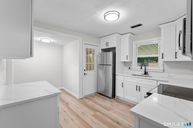 74 Thomas Street, Hamden, CT 06514