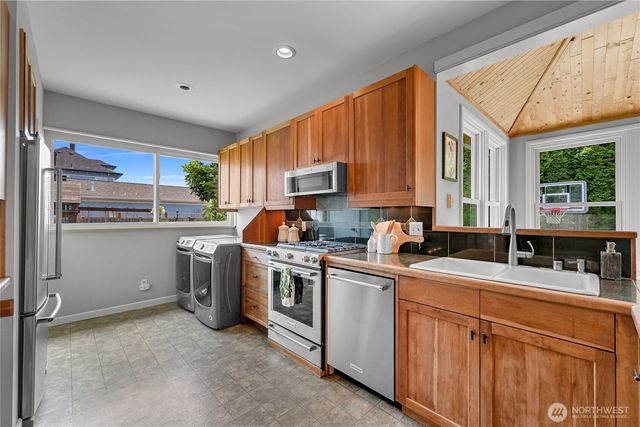 2600 Hampton Place, Bellingham, WA 98225