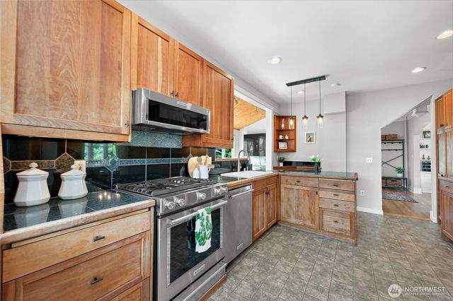 2600 Hampton Place, Bellingham, WA 98225