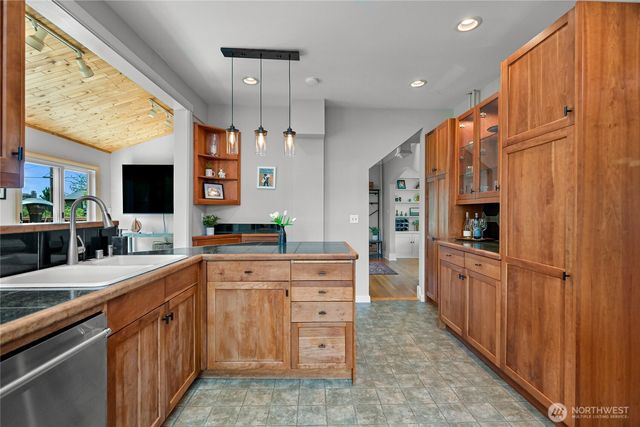 2600 Hampton Place, Bellingham, WA 98225