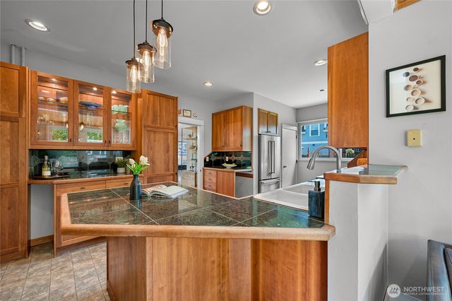 2600 Hampton Place, Bellingham, WA 98225