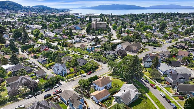 2600 Hampton Place, Bellingham, WA 98225