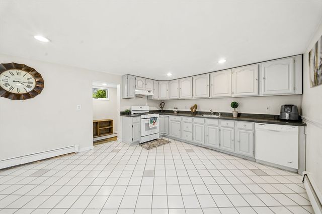 14-16 Moore St, Quincy, MA 02169