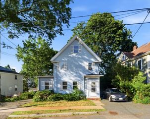 14-16 Moore St, Quincy, MA 02169