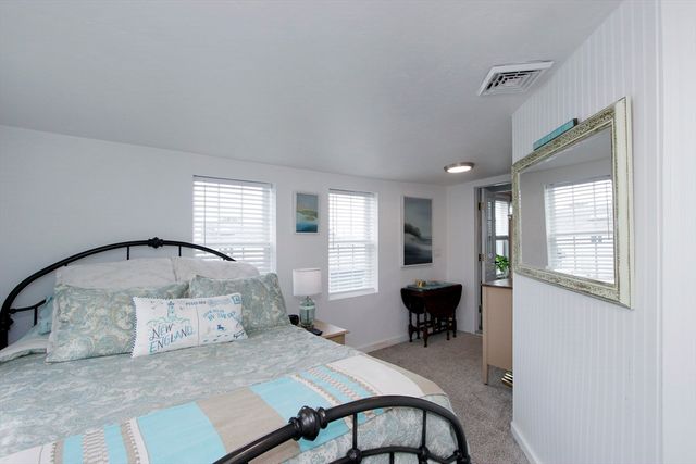 19 Maple Street, Wareham, MA 02532