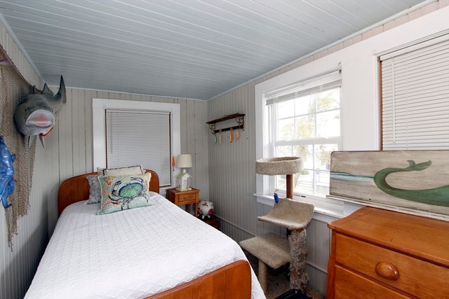 19 Maple Street, Wareham, MA 02532