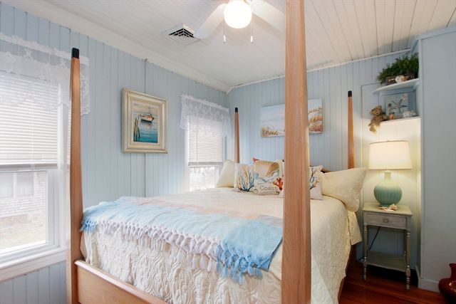 19 Maple Street, Wareham, MA 02532