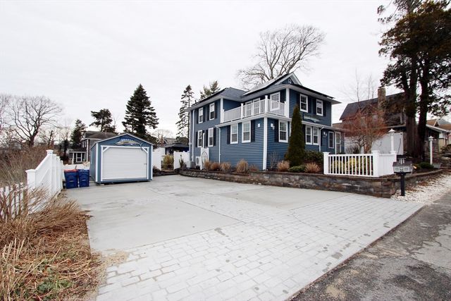 19 Maple Street, Wareham, MA 02532