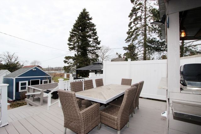 19 Maple Street, Wareham, MA 02532