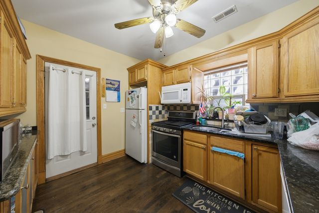 137 S 16th Avenue, Maywood, IL 60153