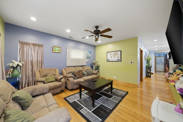 137 S 16th Avenue, Maywood, IL 60153