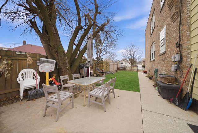 137 S 16th Avenue, Maywood, IL 60153