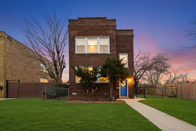 137 S 16th Avenue, Maywood, IL 60153