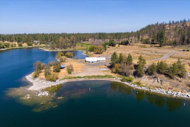 9212 S Silver Lake Rd, Medical Lake, WA 99022