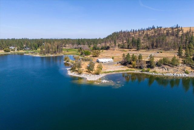 9212 S Silver Lake Rd, Medical Lake, WA 99022