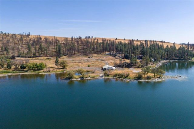 9212 S Silver Lake Rd, Medical Lake, WA 99022