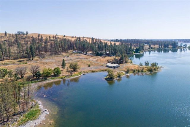 9212 S Silver Lake Rd, Medical Lake, WA 99022