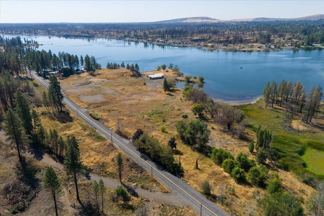 9212 S Silver Lake Rd, Medical Lake, WA 99022