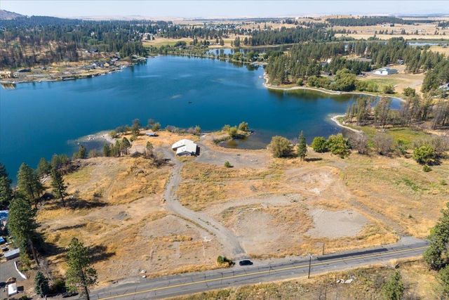 9212 S Silver Lake Rd, Medical Lake, WA 99022