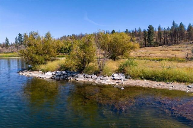 9212 S Silver Lake Rd, Medical Lake, WA 99022