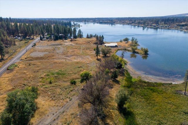 9212 S Silver Lake Rd, Medical Lake, WA 99022