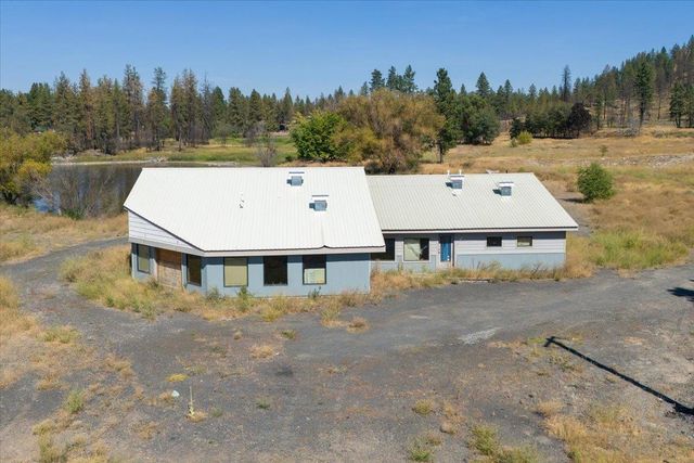 9212 S Silver Lake Rd, Medical Lake, WA 99022