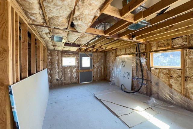 9212 S Silver Lake Rd, Medical Lake, WA 99022