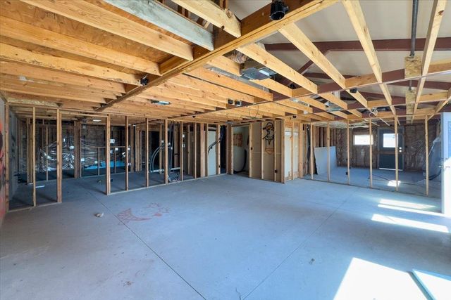 9212 S Silver Lake Rd, Medical Lake, WA 99022