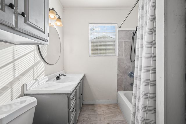 620 S 11th Street, Slaton, TX 79364